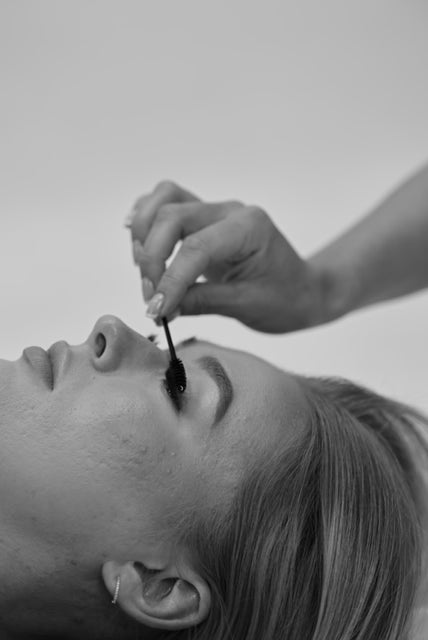 MADE TO BROW -1 Day Brow Tint & Shape Course ( group of max 4 students )
